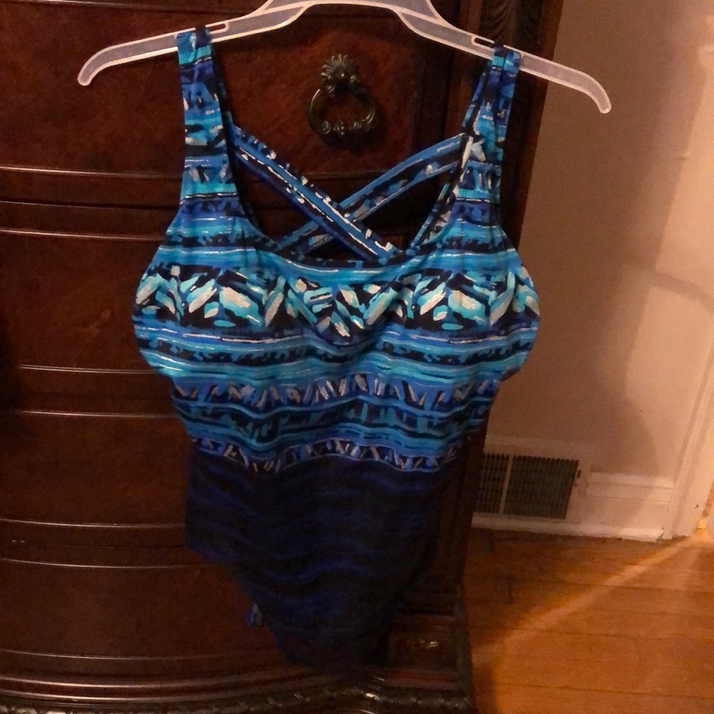 One piece swim suit